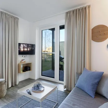 Stunning In Lembruch-dmmer See With 1 Bedrooms, Wifi And Indoor Swimming Pool Lägenhet *