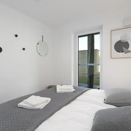 Stunning In Lembruch-dmmer See With 1 Bedrooms, Wifi And Indoor Swimming Pool Lägenhet