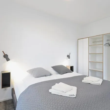 Stunning In Lembruch-dmmer See With 1 Bedrooms, Wifi And Indoor Swimming Pool Lägenhet Lembruch